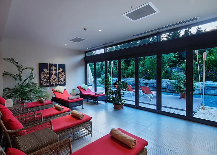 Blue Only Adult 16 منتجع