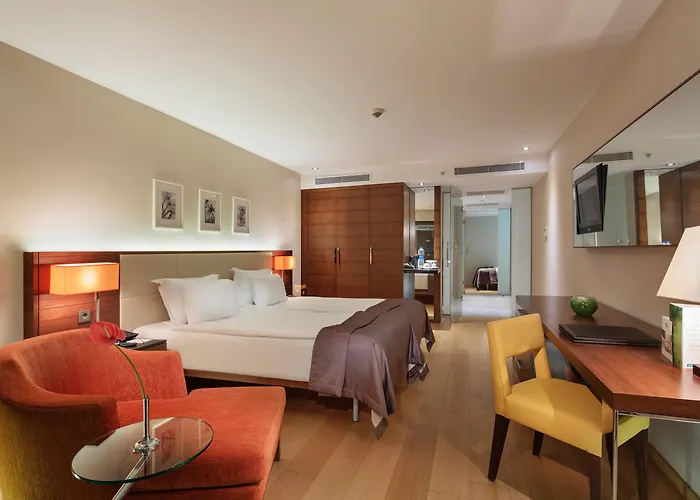 Blue Only Adult 16 Semesteranläggning (resort) Side