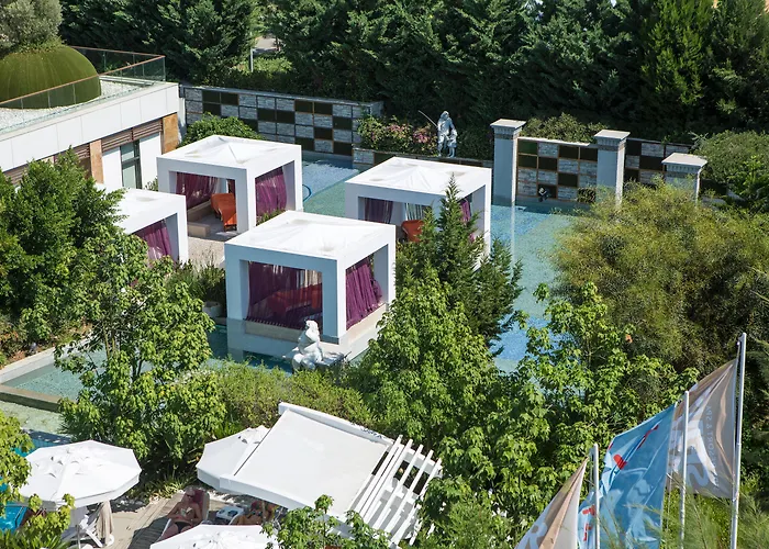 Semesteranläggning (resort) Blue Only Adult 16